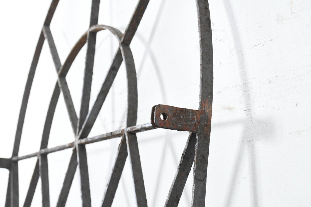 【簡易リペア限定品】　和製アンティーク　昭和初期　アーチ型の菱格子のデザインが目を引く格子　(R-086472)