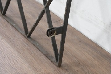 【簡易リペア限定品】　和製アンティーク　昭和初期　アーチ型の菱格子のデザインが目を引く格子　(R-086472)