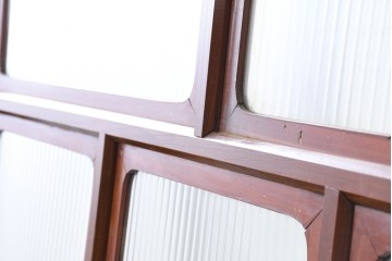 アンティーク建具　昭和初期　漆塗りが施された幅広なモールガラス戸1枚　(R-086473)