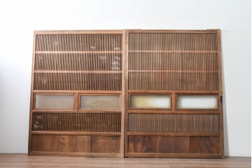 アンティーク建具　昭和初期　裏障子付き　幅広で存在感のある格子戸2枚セット　(R-086474)