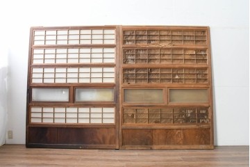 アンティーク建具　昭和初期　裏障子付き　幅広で存在感のある格子戸2枚セット　(R-086474)