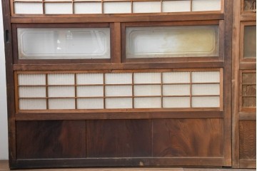 アンティーク建具　昭和初期　裏障子付き　幅広で存在感のある格子戸2枚セット　(R-086474)