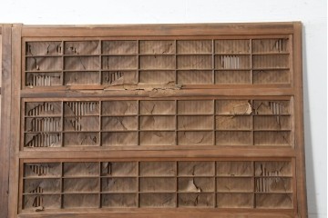 アンティーク建具　昭和初期　裏障子付き　幅広で存在感のある格子戸2枚セット　(R-086474)