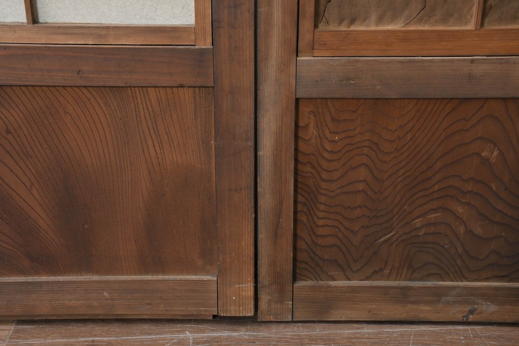 アンティーク建具　昭和初期　裏障子付き　幅広で存在感のある格子戸2枚セット　(R-086474)