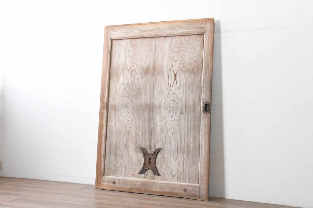 アンティーク建具　明治から大正期　上手物!　欅(ケヤキ)材　杢目の美しい蔵戸1枚　(R-086476)