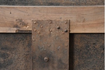 アンティーク建具　明治から大正期　上手物!　欅(ケヤキ)材　杢目の美しい蔵戸1枚　(R-086476)