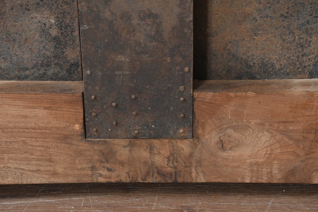 アンティーク建具　明治から大正期　上手物!　欅(ケヤキ)材　杢目の美しい蔵戸1枚　(R-086476)