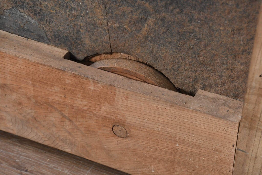 アンティーク建具　明治から大正期　上手物!　欅(ケヤキ)材　杢目の美しい蔵戸1枚　(R-086476)