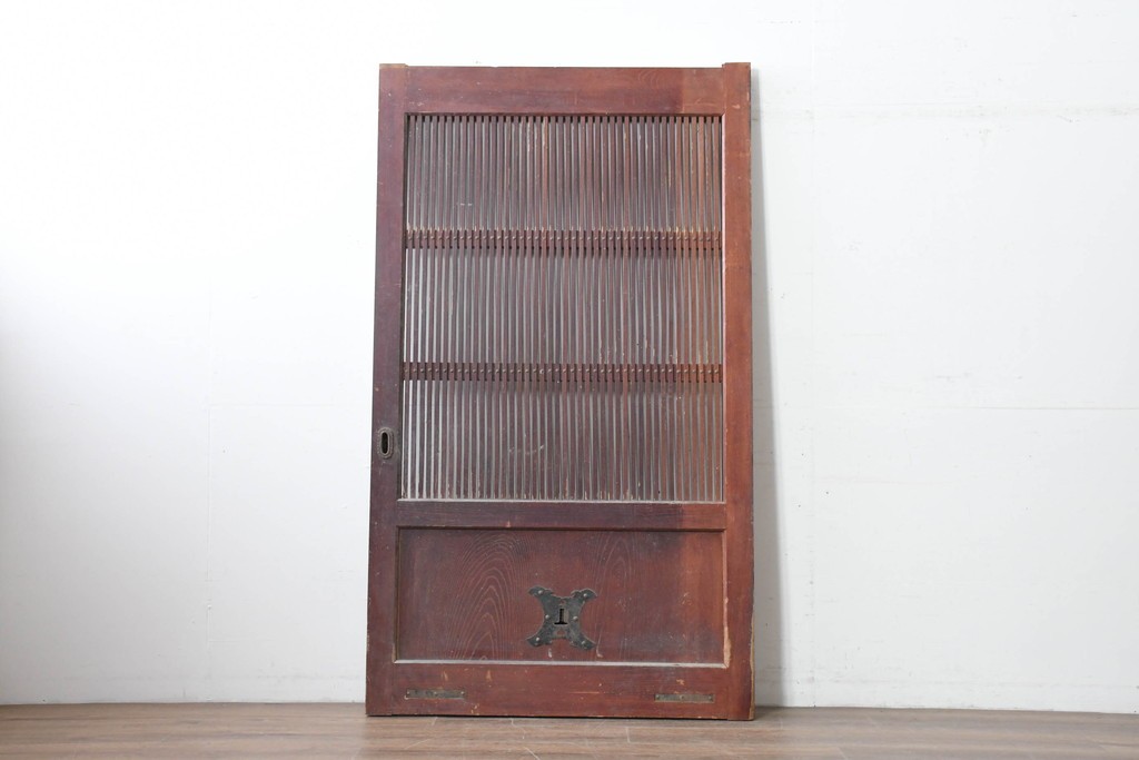 アンティーク建具　明治から大正期　総欅(ケヤキ)材　格子と金具が目を引く蔵戸1枚　(R-086478)