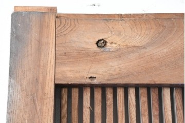 アンティーク建具　明治から大正期　総欅(ケヤキ)材　格子と金具が目を引く蔵戸1枚　(R-086478)
