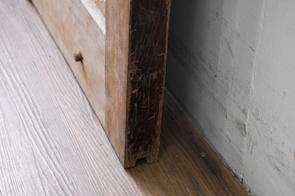 アンティーク建具　明治から大正期　総欅(ケヤキ)材　格子と金具が目を引く蔵戸1枚　(R-086478)