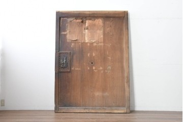 アンティーク建具　明治から大正期　欅(ケヤキ)材　立派な上手金具と木味が目を引く蔵戸1枚　(R-086479)