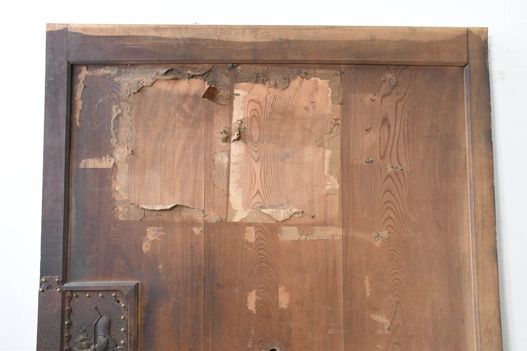 アンティーク建具　明治から大正期　欅(ケヤキ)材　立派な上手金具と木味が目を引く蔵戸1枚　(R-086479)