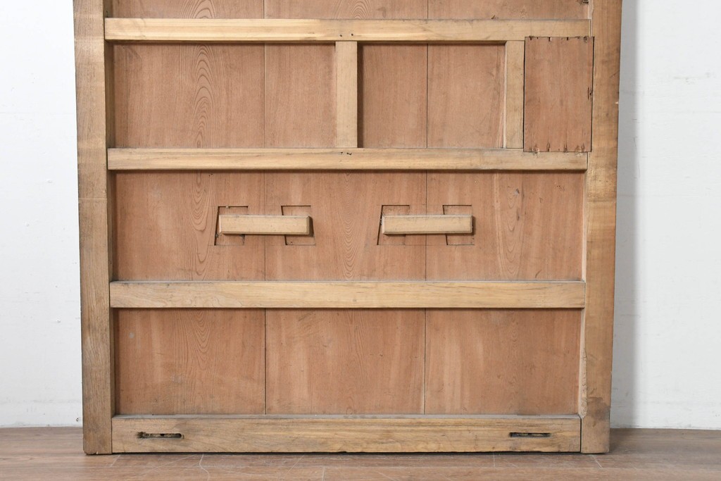 アンティーク建具　明治から大正期　欅(ケヤキ)材　立派な上手金具と木味が目を引く蔵戸1枚　(R-086479)