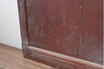 アンティーク建具　明治から大正期　総欅(ケヤキ)材　漆塗り　上手金具が目を引く小振りな蔵戸1枚　(R-086480)