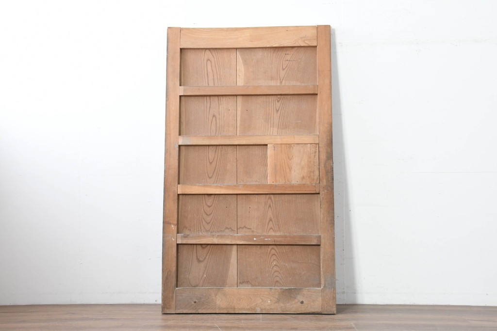 アンティーク建具　明治から大正期　総欅(ケヤキ)材　漆塗り　上手金具が目を引く小振りな蔵戸1枚　(R-086480)