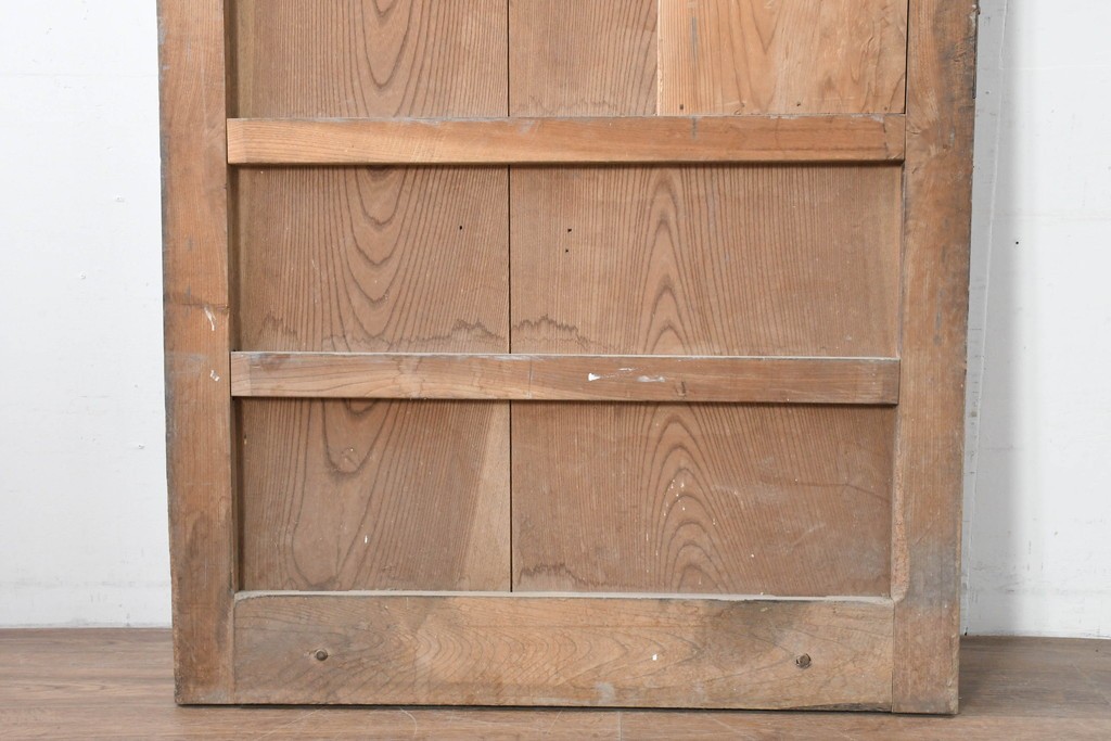 アンティーク建具　明治から大正期　総欅(ケヤキ)材　漆塗り　上手金具が目を引く小振りな蔵戸1枚　(R-086480)