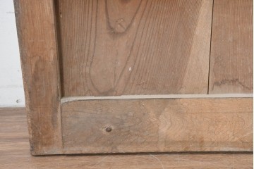 アンティーク建具　明治から大正期　総欅(ケヤキ)材　漆塗り　上手金具が目を引く小振りな蔵戸1枚　(R-086480)