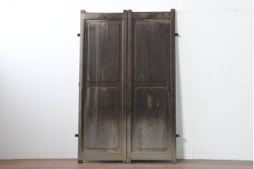 アンティーク建具　明治から大正期　総欅(ケヤキ)材　欅の木目が引き立つ小振りな門扉2枚(1対)セット　(R-086481)