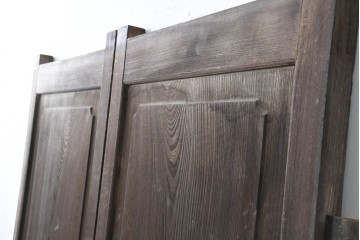 アンティーク建具　明治から大正期　総欅(ケヤキ)材　欅の木目が引き立つ小振りな門扉2枚(1対)セット　(R-086481)