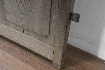 アンティーク建具　明治から大正期　総欅(ケヤキ)材　欅の木目が引き立つ小振りな門扉2枚(1対)セット　(R-086481)