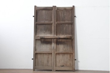 アンティーク建具　明治から大正期　総欅(ケヤキ)材　欅の木目が引き立つ小振りな門扉2枚(1対)セット　(R-086481)