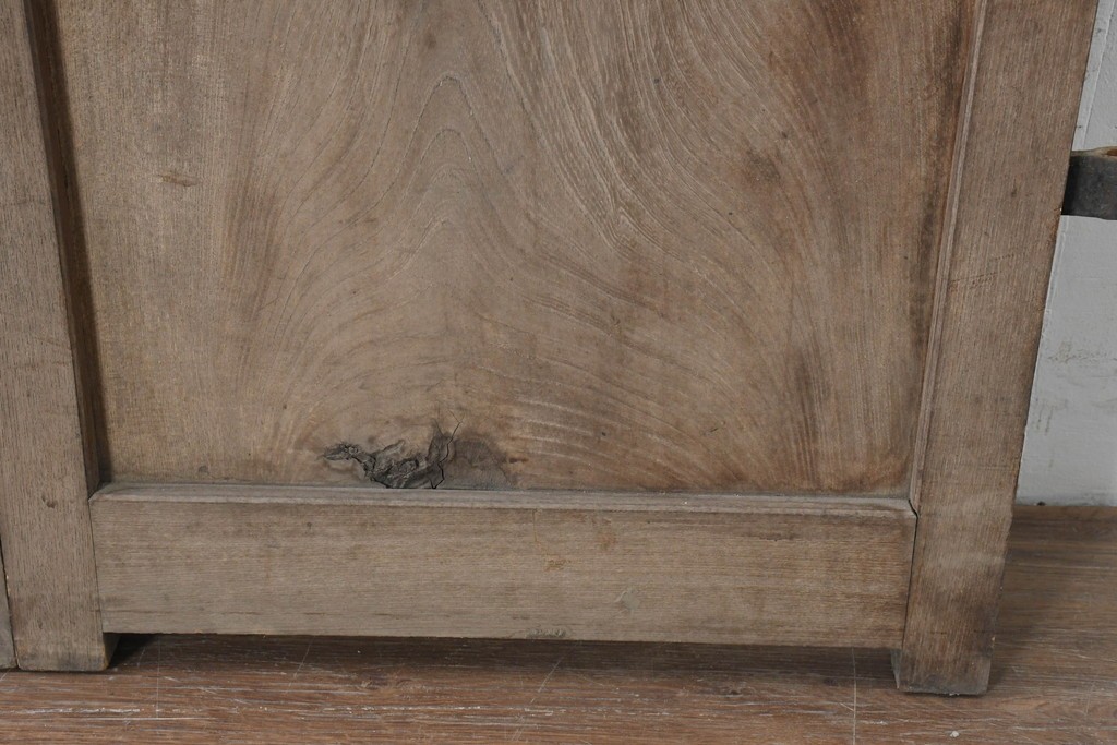 アンティーク建具　明治から大正期　総欅(ケヤキ)材　欅の木目が引き立つ小振りな門扉2枚(1対)セット　(R-086481)