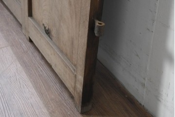 アンティーク建具　明治から大正期　総欅(ケヤキ)材　欅の木目が引き立つ小振りな門扉2枚(1対)セット　(R-086481)