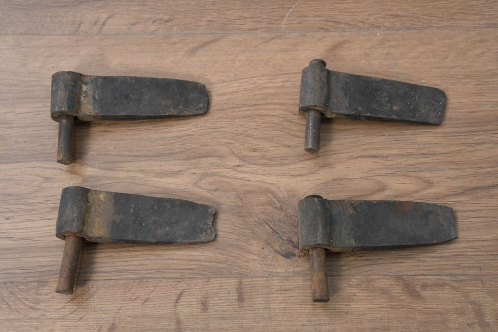 アンティーク建具　明治から大正期　総欅(ケヤキ)材　欅の木目が引き立つ小振りな門扉2枚(1対)セット　(R-086481)