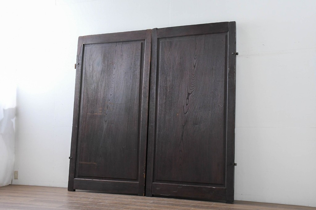 アンティーク建具　明治から大正期　総欅(ケヤキ)材　欅の木目が引き立つ門扉2枚(1対)セット　(R-086482)