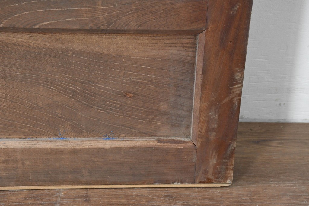 アンティーク建具　明治から大正期　総欅(ケヤキ)材　整然と並ぶ格子が美しいくぐり戸1枚　(R-086483)