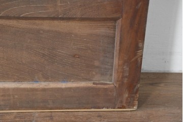 アンティーク建具　明治から大正期　総欅(ケヤキ)材　整然と並ぶ格子が美しいくぐり戸1枚　(R-086483)