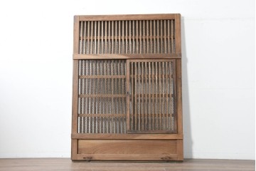 アンティーク建具　明治から大正期　総欅(ケヤキ)材　整然と並ぶ格子が美しいくぐり戸1枚　(R-086483)