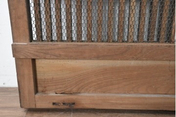 アンティーク建具　明治から大正期　総欅(ケヤキ)材　整然と並ぶ格子が美しいくぐり戸1枚　(R-086483)