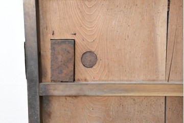 アンティーク建具　明治期　大きな金具と鋲打ちが目を引く幅広庄内蔵戸1枚　(R-086485)