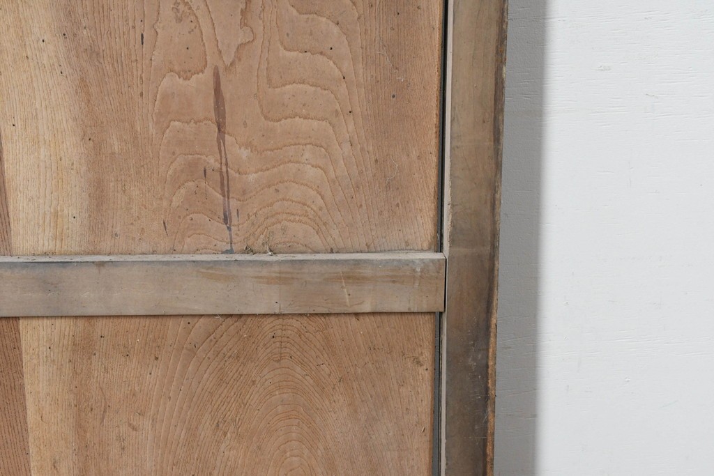 アンティーク建具　明治期　大きな金具と鋲打ちが目を引く幅広庄内蔵戸1枚　(R-086485)