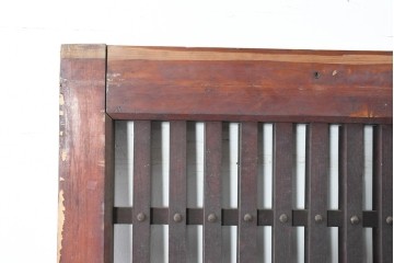 アンティーク建具　明治から大正期　岩手産　存在感ある飾り金具がかっこいい格子蔵戸1枚　(R-086486)