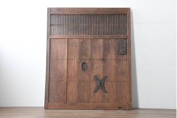 アンティーク建具　明治から大正期　欅(ケヤキ)材　格子付きの重厚な蔵戸1枚　(R-086487)