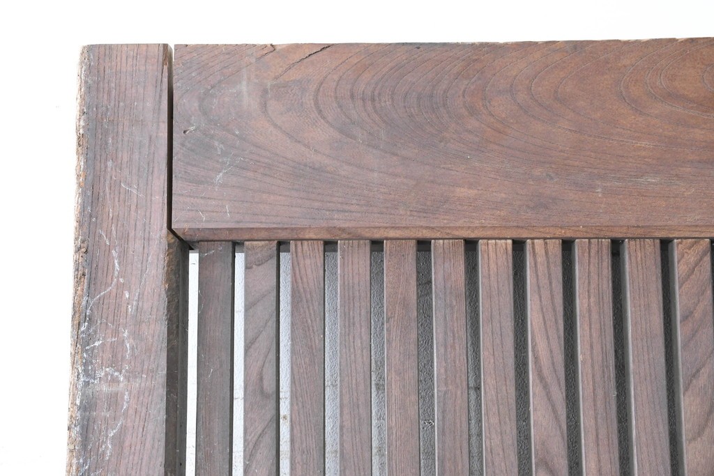 アンティーク建具　明治から大正期　欅(ケヤキ)材　格子付きの重厚な蔵戸1枚　(R-086487)