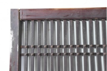 アンティーク建具　明治から大正期　鋲打ちの格子と腰板の意匠が目を引く格子蔵戸1枚　(R-086488)