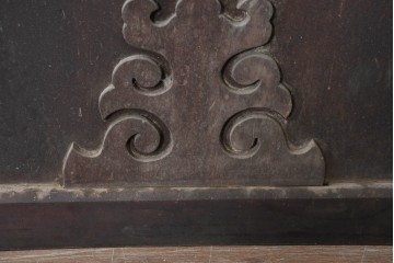 アンティーク建具　明治から大正期　鋲打ちの格子と腰板の意匠が目を引く格子蔵戸1枚　(R-086488)