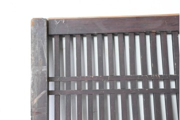 アンティーク建具　明治から大正期　鋲打ちの格子と腰板の意匠が目を引く格子蔵戸1枚　(R-086488)