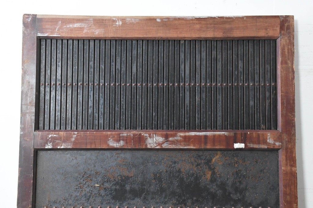 アンティーク建具　明治から大正期　上手物!　重厚な鉄板張りの大振り蔵戸1枚　(R-086489)