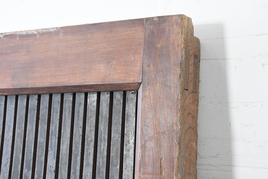 アンティーク建具　明治から大正期　上手物!　重厚な鉄板張りの大振り蔵戸1枚　(R-086489)