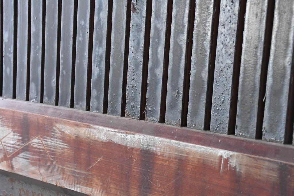 アンティーク建具　明治から大正期　上手物!　重厚な鉄板張りの大振り蔵戸1枚　(R-086489)