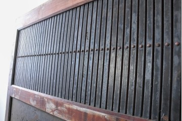 アンティーク建具　明治から大正期　上手物!　重厚な鉄板張りの大振り蔵戸1枚　(R-086489)