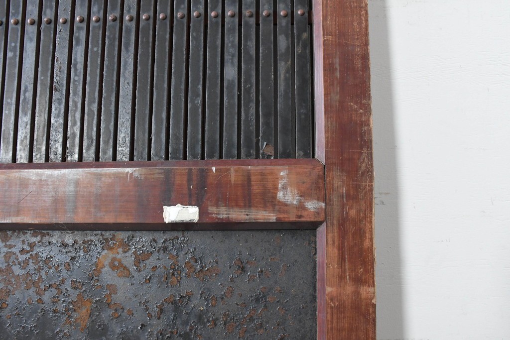 アンティーク建具　明治から大正期　上手物!　重厚な鉄板張りの大振り蔵戸1枚　(R-086489)