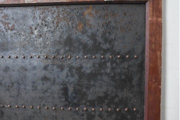 アンティーク建具　明治から大正期　上手物!　重厚な鉄板張りの大振り蔵戸1枚　(R-086489)