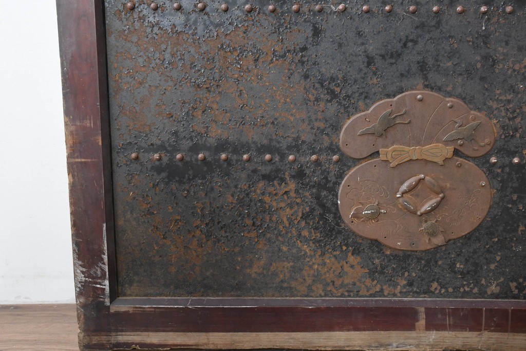 アンティーク建具　明治から大正期　上手物!　重厚な鉄板張りの大振り蔵戸1枚　(R-086489)