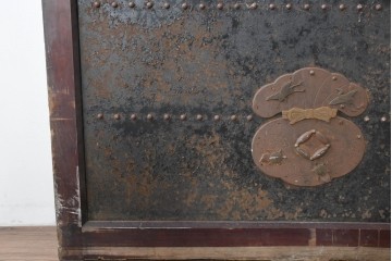 アンティーク建具　明治から大正期　上手物!　重厚な鉄板張りの大振り蔵戸1枚　(R-086489)